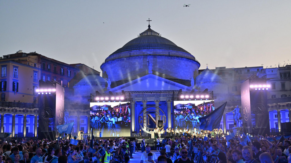 Cento anni di calcio e passione, Napoli si tinge d'azzurro per la festa