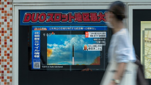 Von Nordkorea abgefeuerte ballistische Rakete fliegt über Japan hinweg