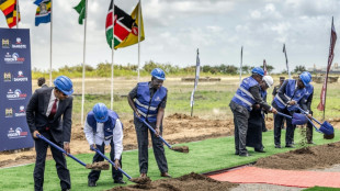 Dangote pose au Kenya la premi&egrave;re pierre de sa seconde m&eacute;garaffinerie en Afrique