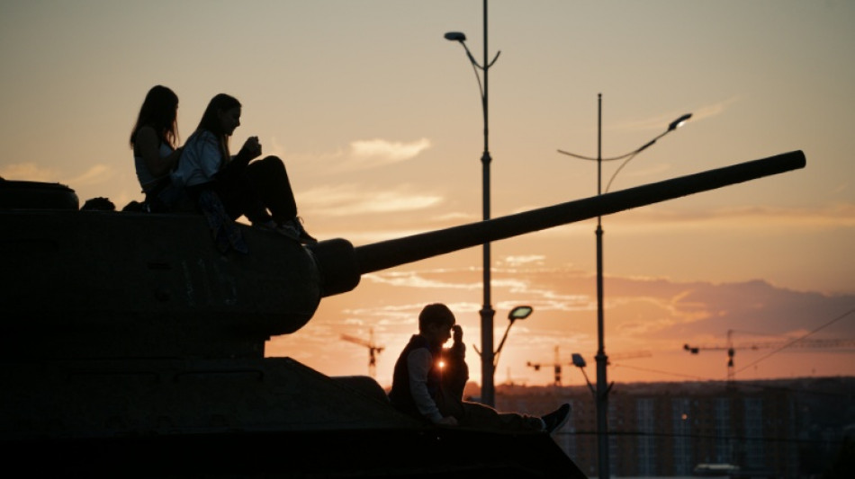 Ucrania suaviza la ley marcial y los hombres de entre 18 a 22 a&ntilde;os ya pueden salir del pa&iacute;s