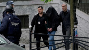 Oito alunos e segurança morrem baleados em escola na Sérvia