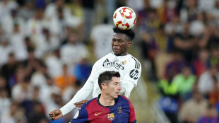 Erster Titel f&uuml;r Flick: Barca d&uuml;piert Real erneut