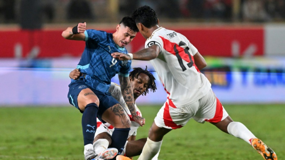 Fossati confirma que capit&atilde;o Renato Tapia vai desfalcar Peru na Copa Am&eacute;rica