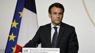 Presidente de Francia pide "acelerar" negociación sobre acuerdo nuclear con Irán