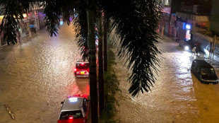 Lluvias r&eacute;cord provocan inundaciones en Hong Kong