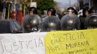 Com&iacute;cios s&atilde;o suspensos na Argentina ap&oacute;s morte de menina em assalto