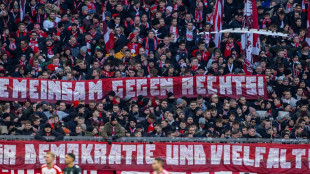 Bundestagswahl: Profifu&szlig;ball
startet Demokratie-Kampagne