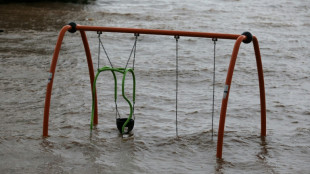 Muertes por inundaciones en Brasil suben a 100, rescates son interrumpidos por nuevas lluvias
