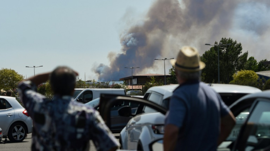 Dans la chaleur et les fum&eacute;es, 16.000 personnes &eacute;vacu&eacute;es &agrave; cause des feux en Gironde 