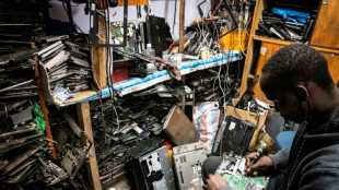 R&eacute;cup' et recyclage pour endiguer la mar&eacute;e des d&eacute;chets &eacute;lectroniques au Kenya 