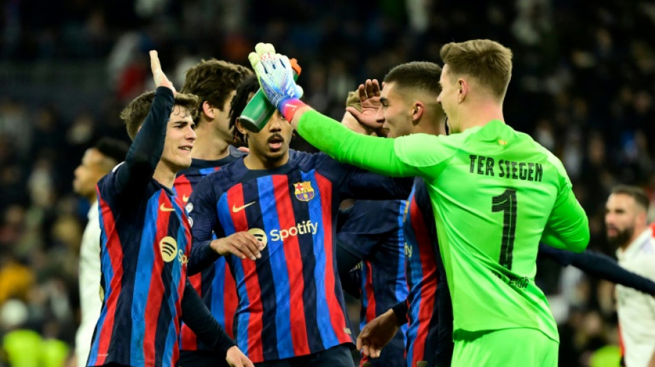 Galvanised Barcelona host Valencia in La Liga title pursuit