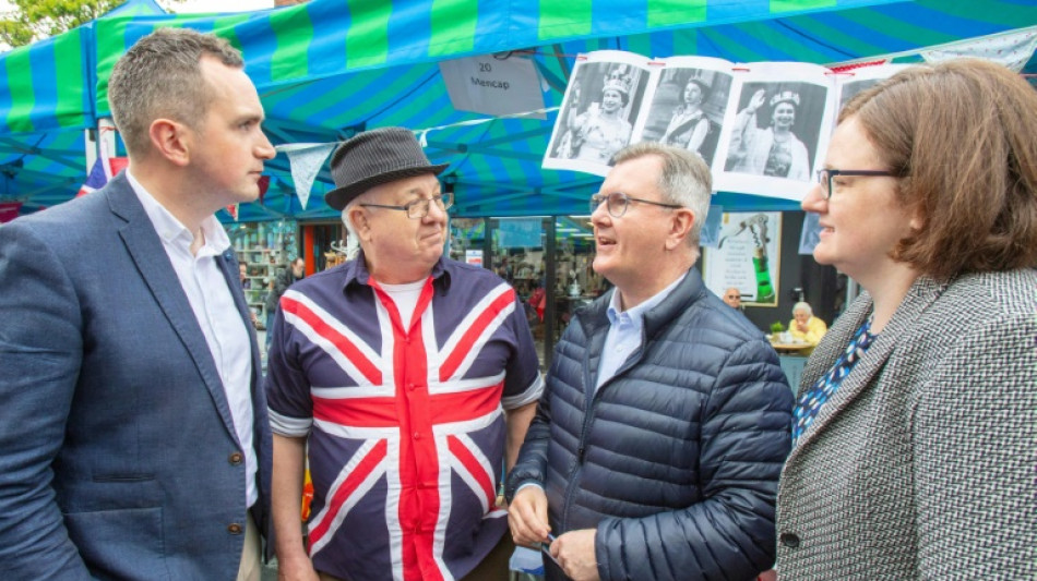 Pro-britische DUP gesteht Wahlniederlage gegen Sinn Fein in Nordirland ein