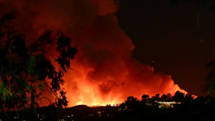 Br&auml;nde im Raum Los Angeles weiten sich erneut aus - Mittlerweile 16 Todesopfer