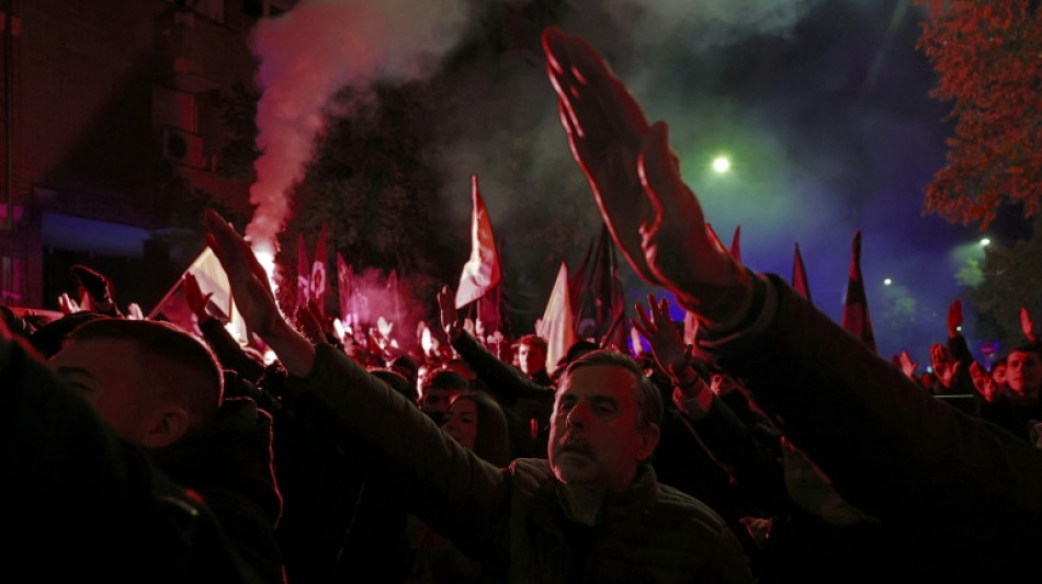 Simpatizantes de Franco marcham em Madri um dia após aniversário da morte do ditador