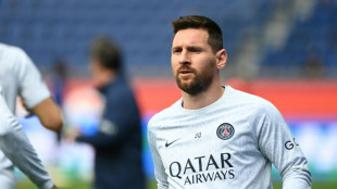 PSG encerra suspensão e Messi retorna aos treinos com a equipe