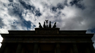 Vor Tag der deutschen Einheit: Politiker aus SPD und CDU mahnen gleiche Löhne an