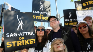 US-Schauspieler errichten Streikposten vor Filmstudios in Los Angeles
