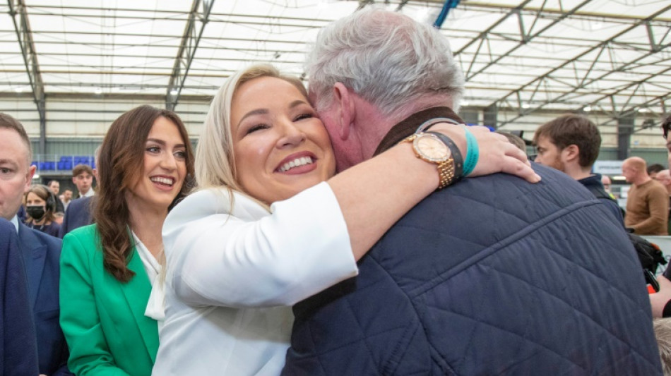 Irlande du Nord: en passe de gagner, les nationalistes promettent 