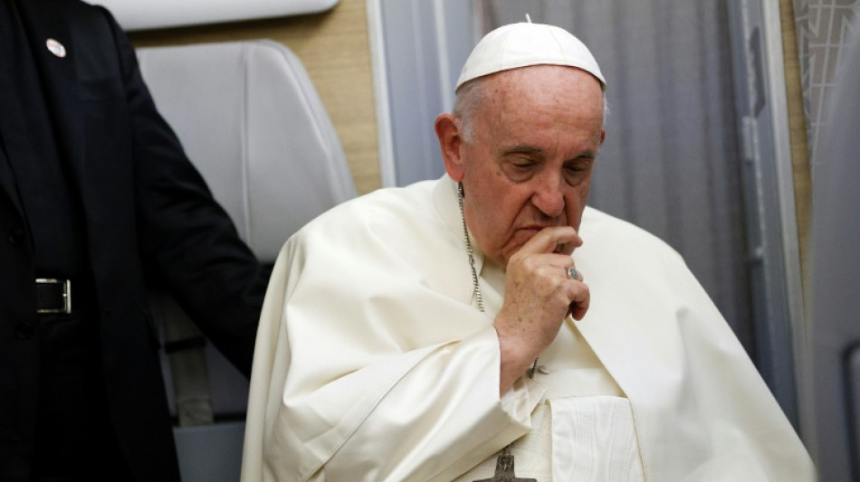 Papst will weniger reisen oder andernfalls "beiseite" treten