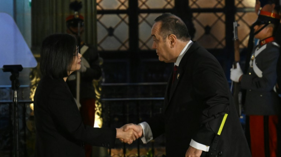 Presidente da Guatemala faz viagem a Taiwan em meio a tens&otilde;es com China