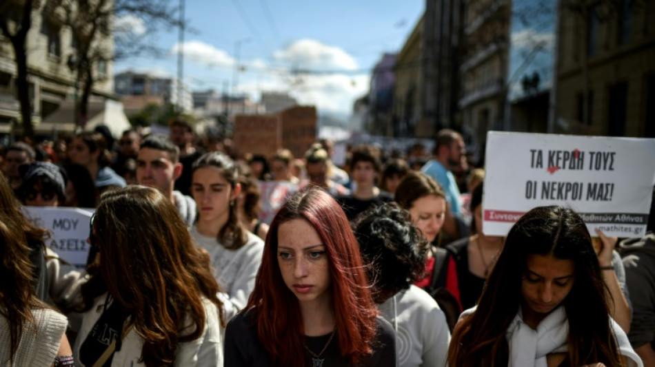 Familias de v&iacute;ctimas del accidente ferroviario en Grecia denuncian al primer ministro