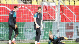 Hrubesch forciert Kampf ums DFB-Tor - Olympia wohl ohne D&auml;britz