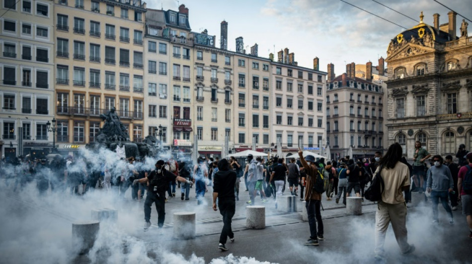 Franz&ouml;sische Polizeigewerkschaften bezeichnen Protestierende als "Sch&auml;dlinge"