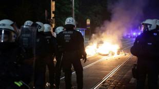 Proteste in Leipzig gehen mit Barrikaden und Attacken auf Polizisten weiter