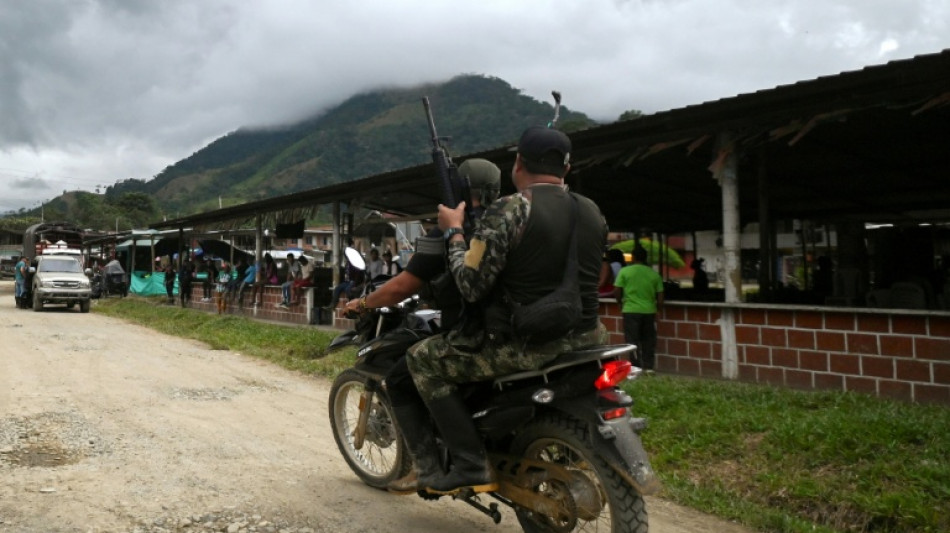 M&aacute;s de 50 soldados colombianos retenidos por pobladores en una regi&oacute;n de dominio guerillero