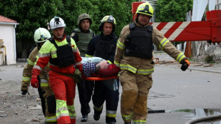 Ataques deixam oito mortos na Ucr&acirc;nia, que afirma ter derrubado bombardeiro russo