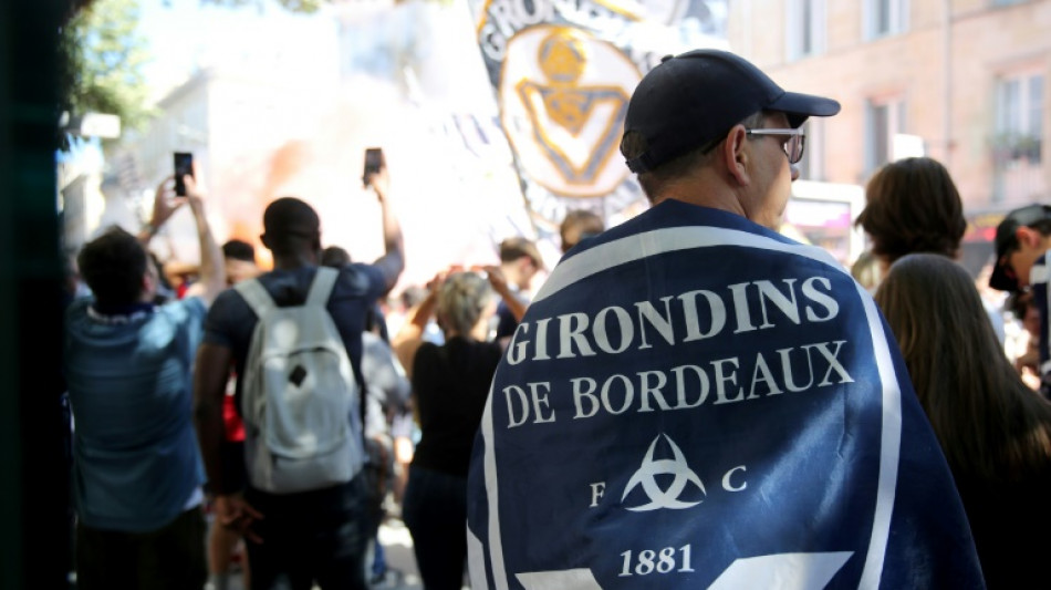 Bordeaux, hist&oacute;rico clube da Fran&ccedil;a, se salva da extin&ccedil;&atilde;o