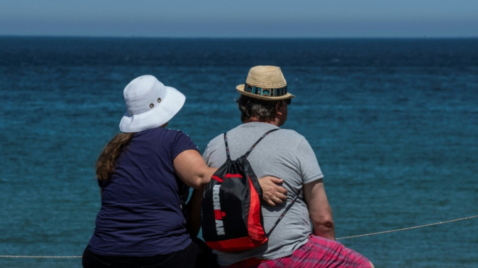 Umfrage: Jede zweite Frau und jeder dritte Mann f&uuml;hlt sich in Badesachen unwohl
