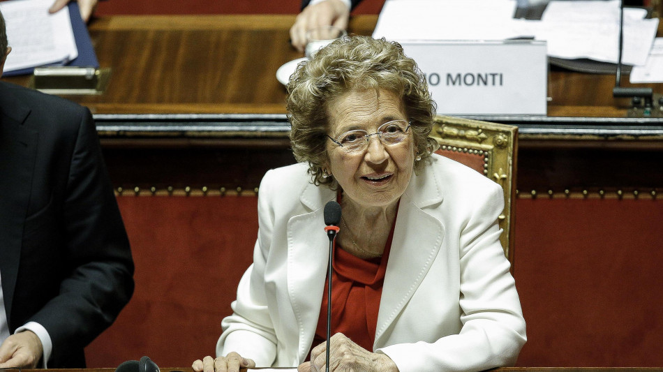 Addio a 'mamma Erasmus', ide&ograve; il programma di scambi