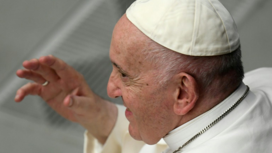 Papst Franziskus bricht zu Religionsgipfel in Kasachstan auf
