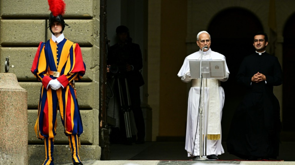 Ambiance festive à Castel Gandolfo pour le premier Angélus du pape Léon XIV