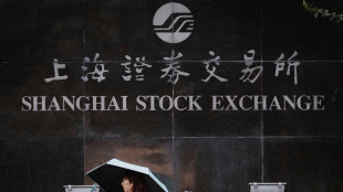 Borsa: la crisi immobiliare pesa sulla Cina, recupera l'euro