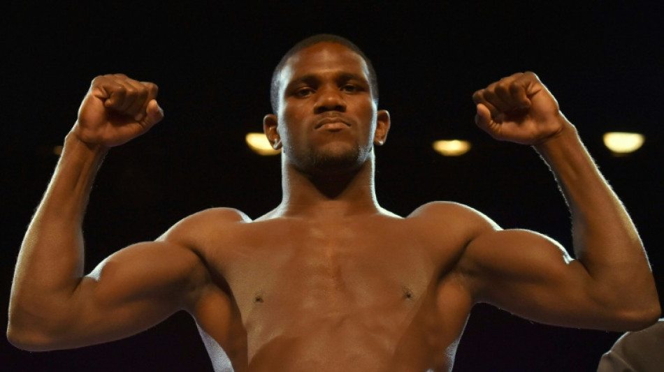 Cubano que venceu Wanderley Pereira no Mundial de boxe abandona delega&ccedil;&atilde;o