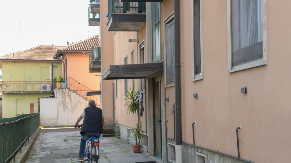 La bimba al padre che ha ucciso la madre, 'pap&agrave; no!'