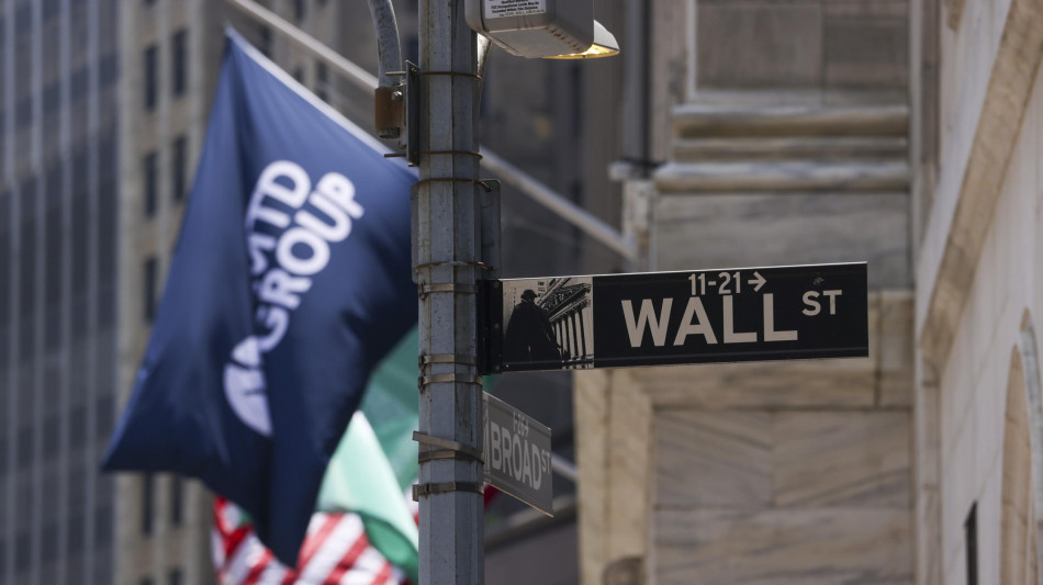 Wall Street chiude contrastata, Dj +0,08%, Nasdaq -0,51
