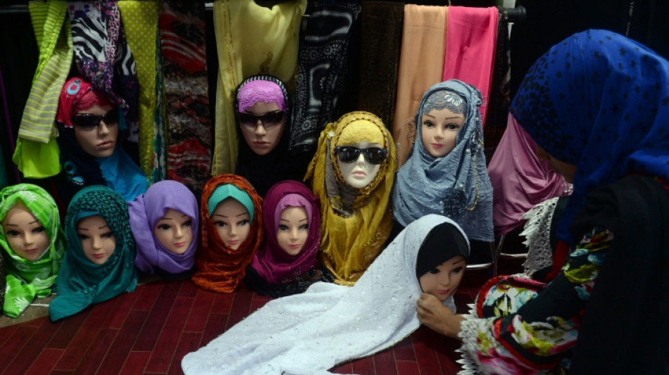 EuGH: Beh&ouml;rden d&uuml;rfen Besch&auml;ftigten Kopftuchtragen im Dienst verbieten