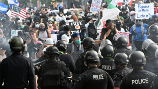 Un fot&oacute;grafo de la AFP, herido durante protestas en Los &Aacute;ngeles
