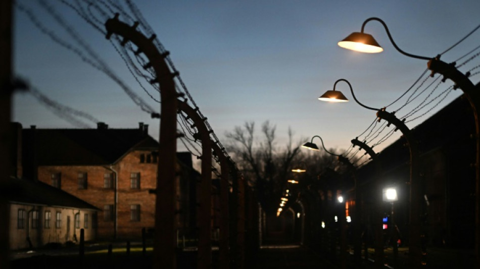 Nach Attacke auf NS-Gedenkst&auml;tte: Polizei findet Maschinenpistole bei Verd&auml;chtigem