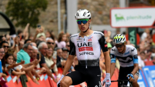 Tour d'Espagne: Juan Ayuso soigne son image en remportant 12e étape, Vingegaard reste en rouge