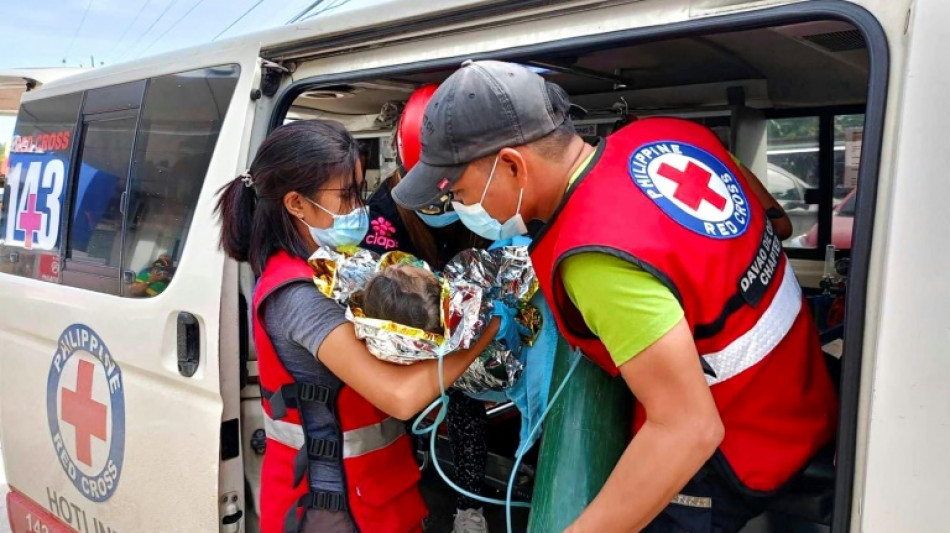 Philippines: une enfant sauv&eacute;e pr&egrave;s de 60 heures apr&egrave;s un glissement de terrain
