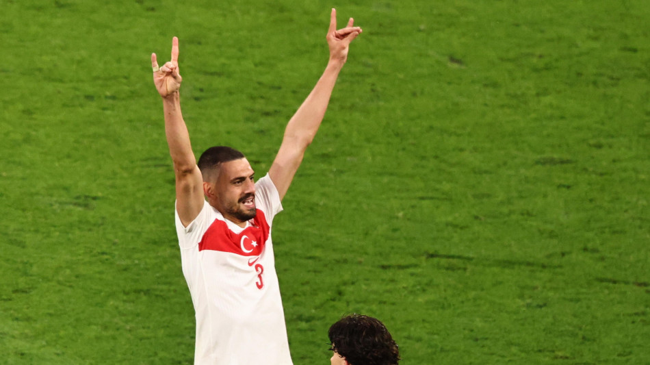 Tv di Stato turca, 'l'Uefa scandalosa su Demiral'