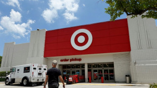 Rede de supermercados remove produtos LGBTQIA+ ap&oacute;s amea&ccedil;as nos EUA