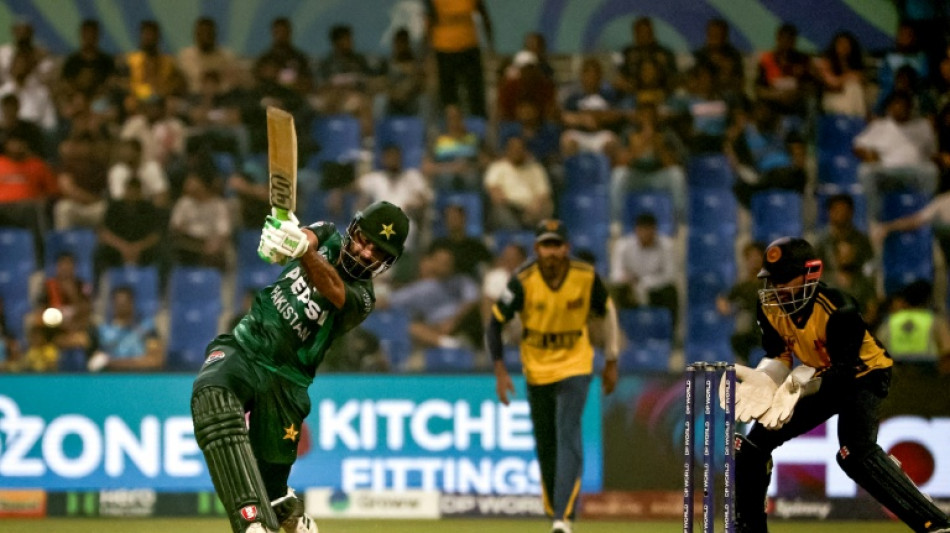 Pakistan stay alive in Asia Cup with win over Sri Lanka