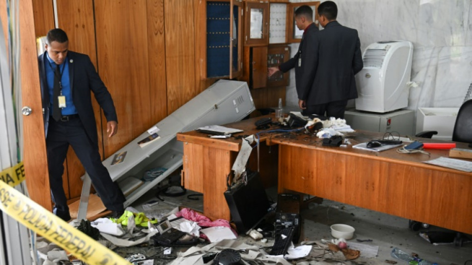 Schulterschluss der obersten brasilianischen Amtstr&auml;ger nach Angriff in Bras&iacute;lia
