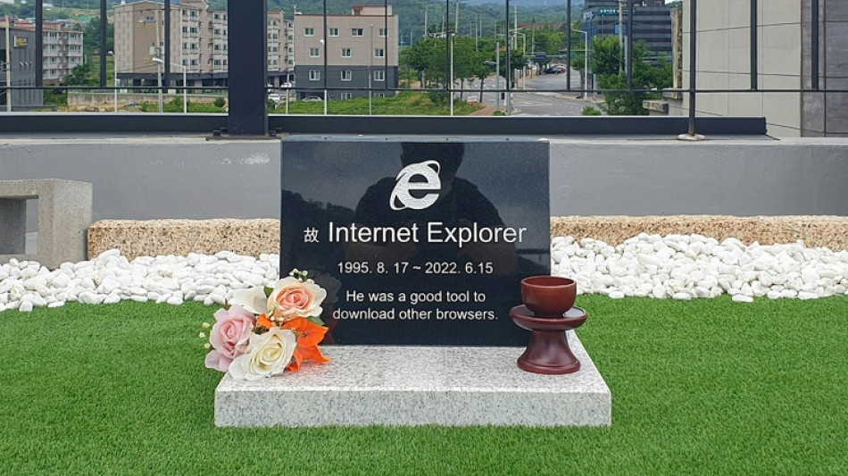 Fin d'Internet Explorer : un ingénieur sud coréen érige une tombe pour le navigateur