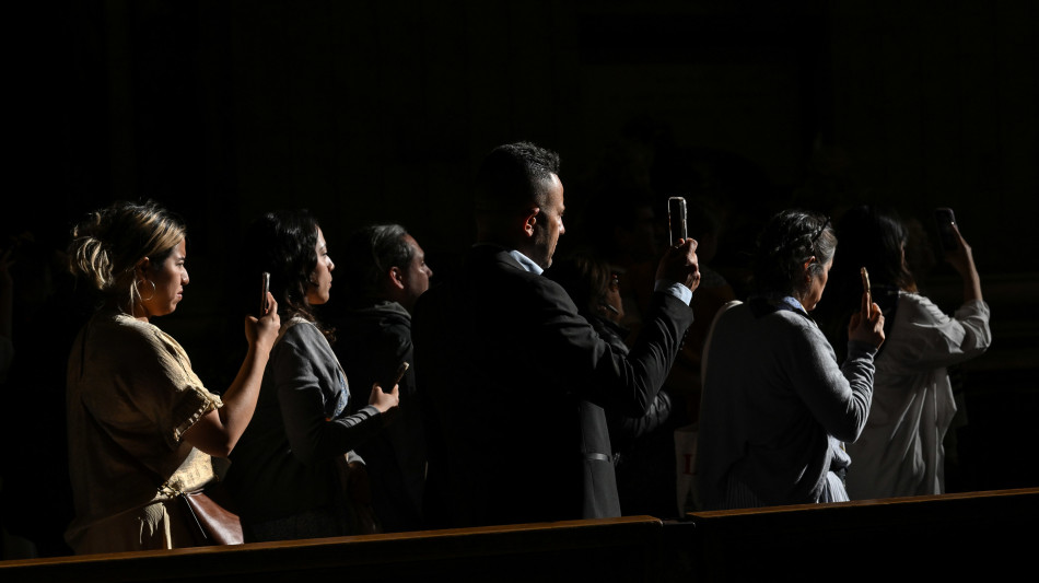 Hanno reso omaggio alla salma del Papa 250 mila persone